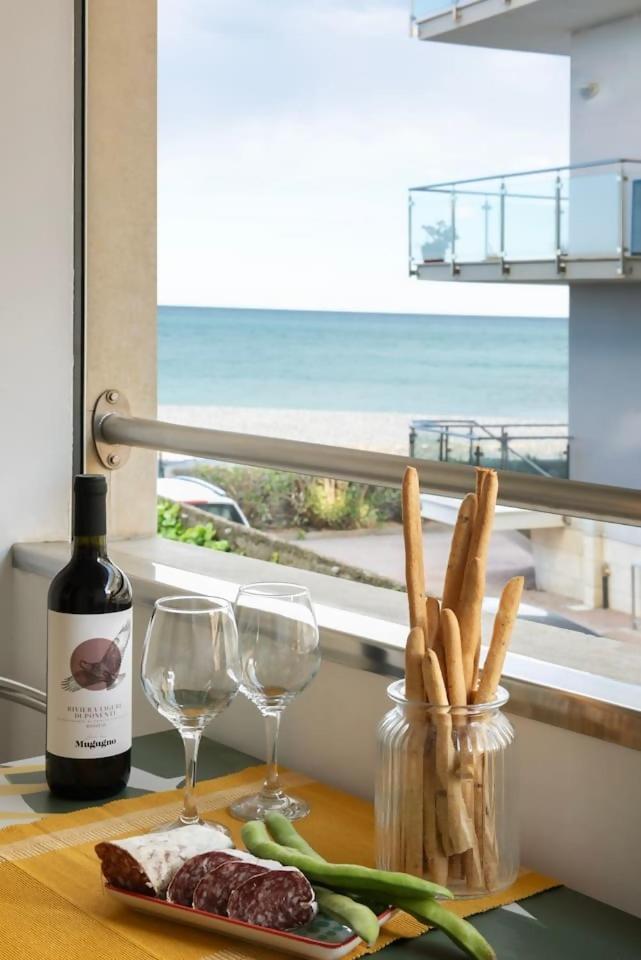 디아노마리나 Elegante Bilocale Con Vista Mare E Parcheggio 아파트 외부 사진